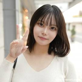 航空企業の新卒カワ顔の裏に隠された淫らな本姿。「その巨根で妊娠させて...」大量のザーメンが膣穴の奥から溢れ出す