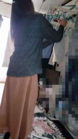 FC2-PPV-1262088 - 【個人】旦那の去った自宅で極太陰茎を入れられる旧知の友人の妻、悲痛な表情で喘ぐ。