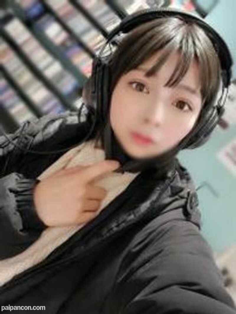 FC2-PPV-1685557 - 期間限定【無修正】洋楽好きのJD・潮吹き連続中出し(74分) cover.jpg