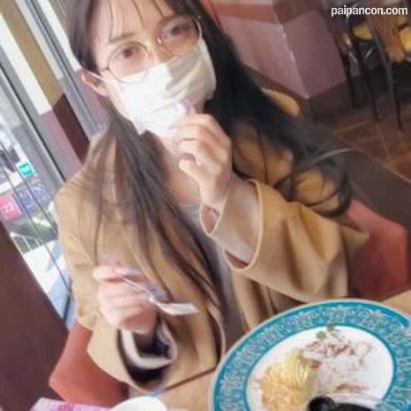 FC2-PPV-1849089 - 7日まで限定価格【無修正】メガネのOL仕事を抜け出しホテルで密会中出し