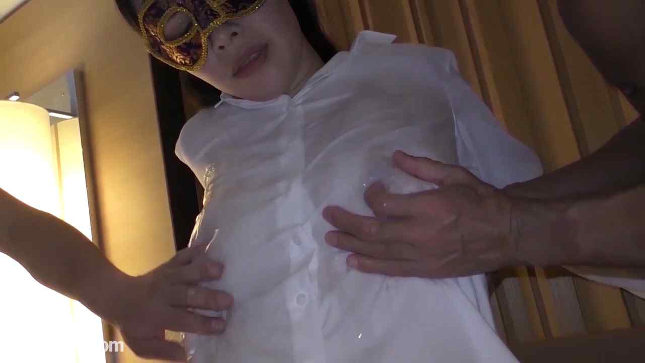 FC2-PPV-1881056 - 【個人撮影・4P】営業を口実に連れ出されて廻されるグラマラス妻　咆哮と享楽の宴 thumbnail_0.jpg