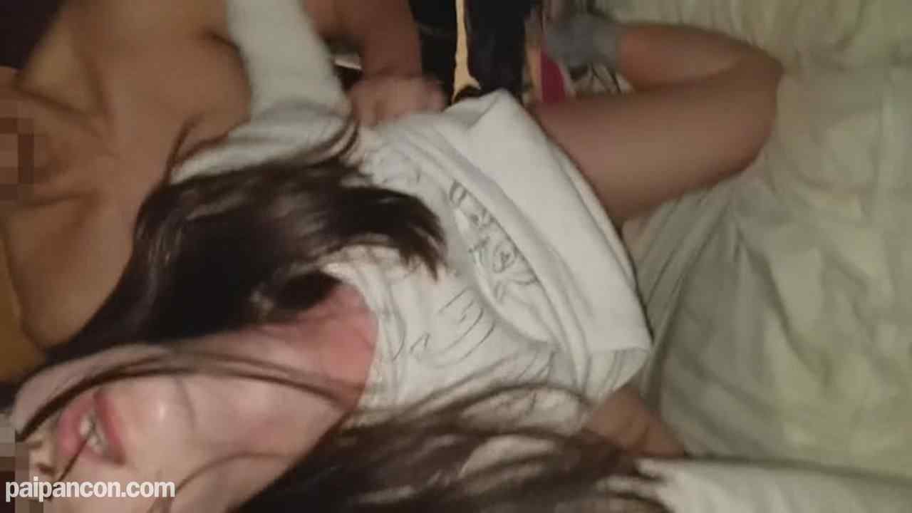 FC2-PPV-1883311 - 【個人】お子さんを預け店内で他人棒を頬ばりホテルで子宮奥に中出し※特典16分 thumbnail_7.jpg