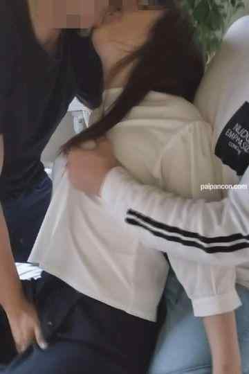 FC2-PPV-1932127 - 【個人】我が子を守る為、実家の寝室で昼から夜まで三本の他人棒に大量中出しされ気が狂う三十路人妻 cover.jpg