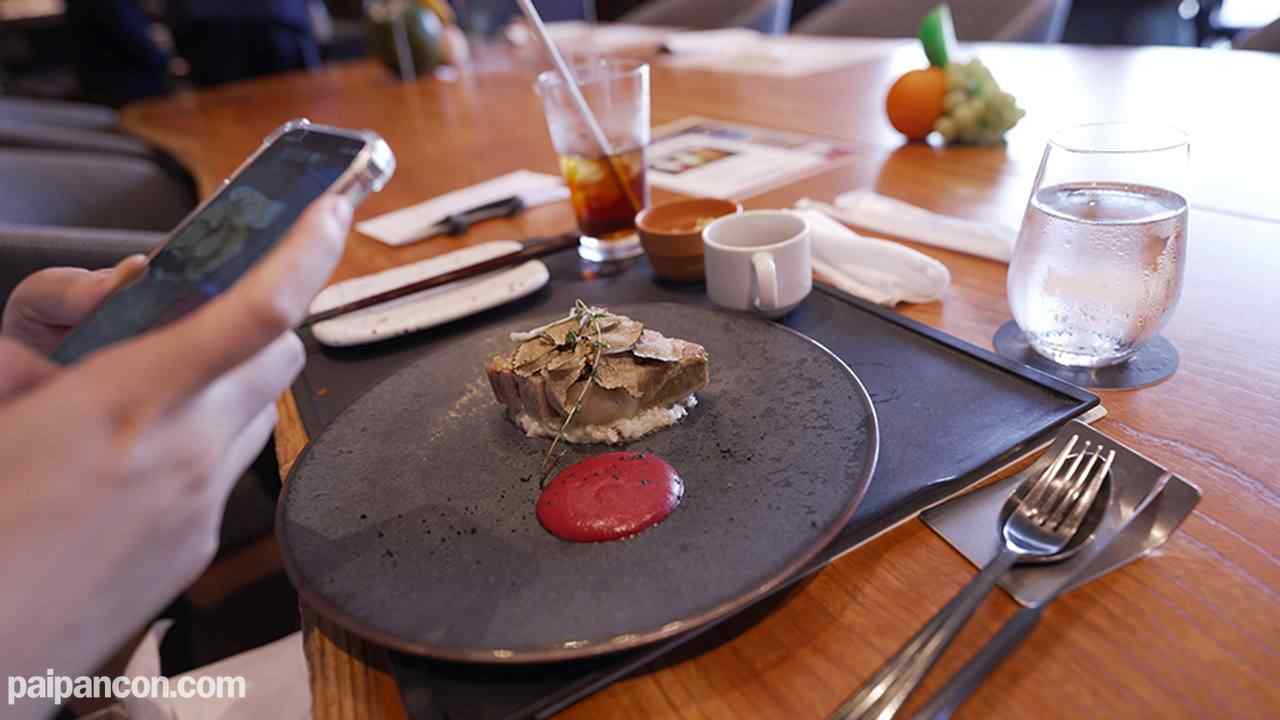 FC2-PPV-2414851 - 【FC2発】完全顔出し！素人女子大生【限定】令和ギャル女子大生　レイミちゃん(21)中身は超良い子。セクシーすぎるダンサー美ボディに生ハメ中出し！！腰の上で踊る極上騎乗位で痙攣アクメするメチャえろDI