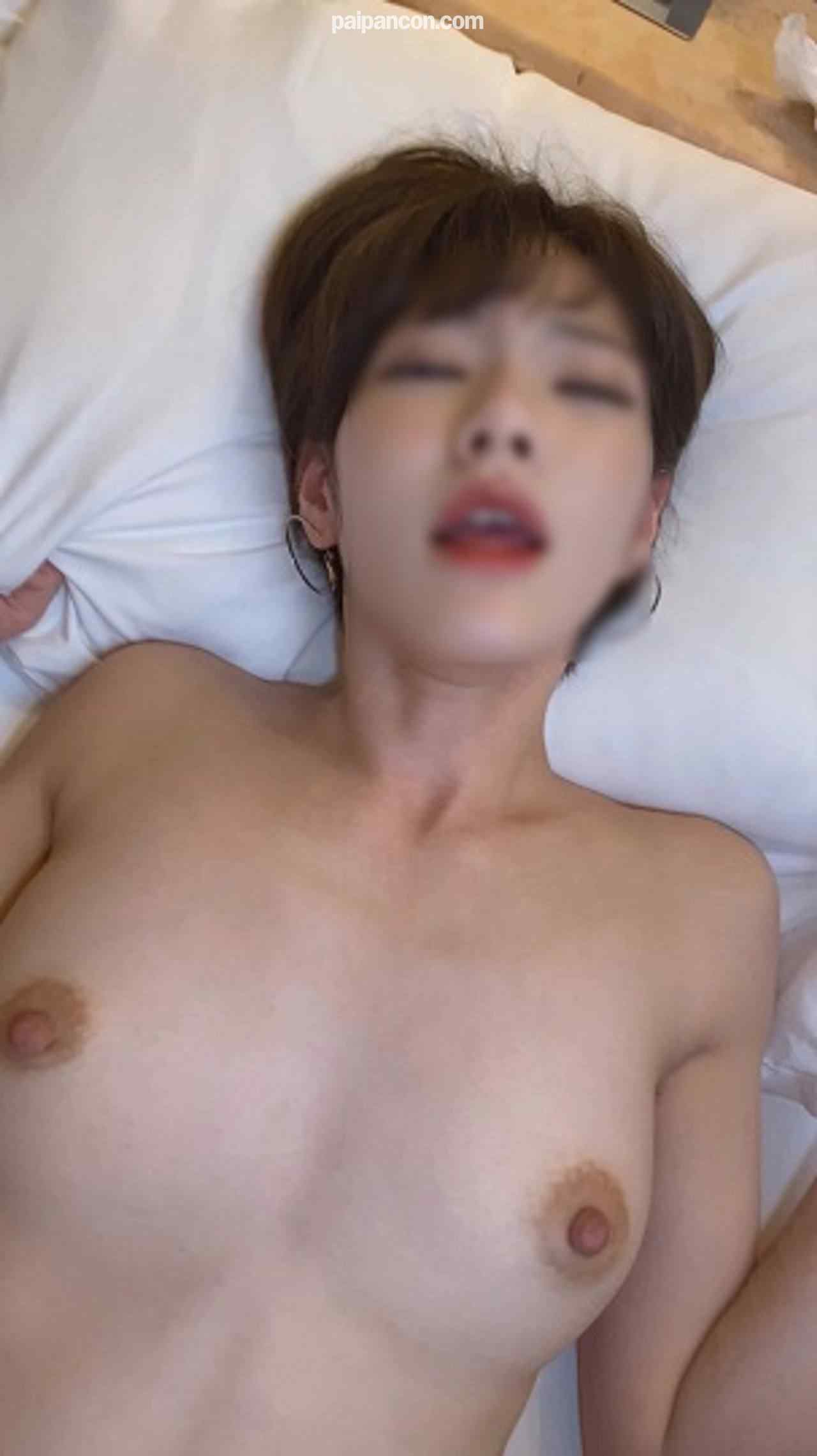 FC2-PPV-2492565 - 【FC2発】完全顔出し！素人大学生【限定】ララちゃん22歳 ボーイッシュ系読者モデルアパレル店員 オシャ服の下の超スレンダーボディに大興奮！極細ウエストをガッシリ掴んで高速腰振り&amp;中出し！！ thumbnail_4.jpg