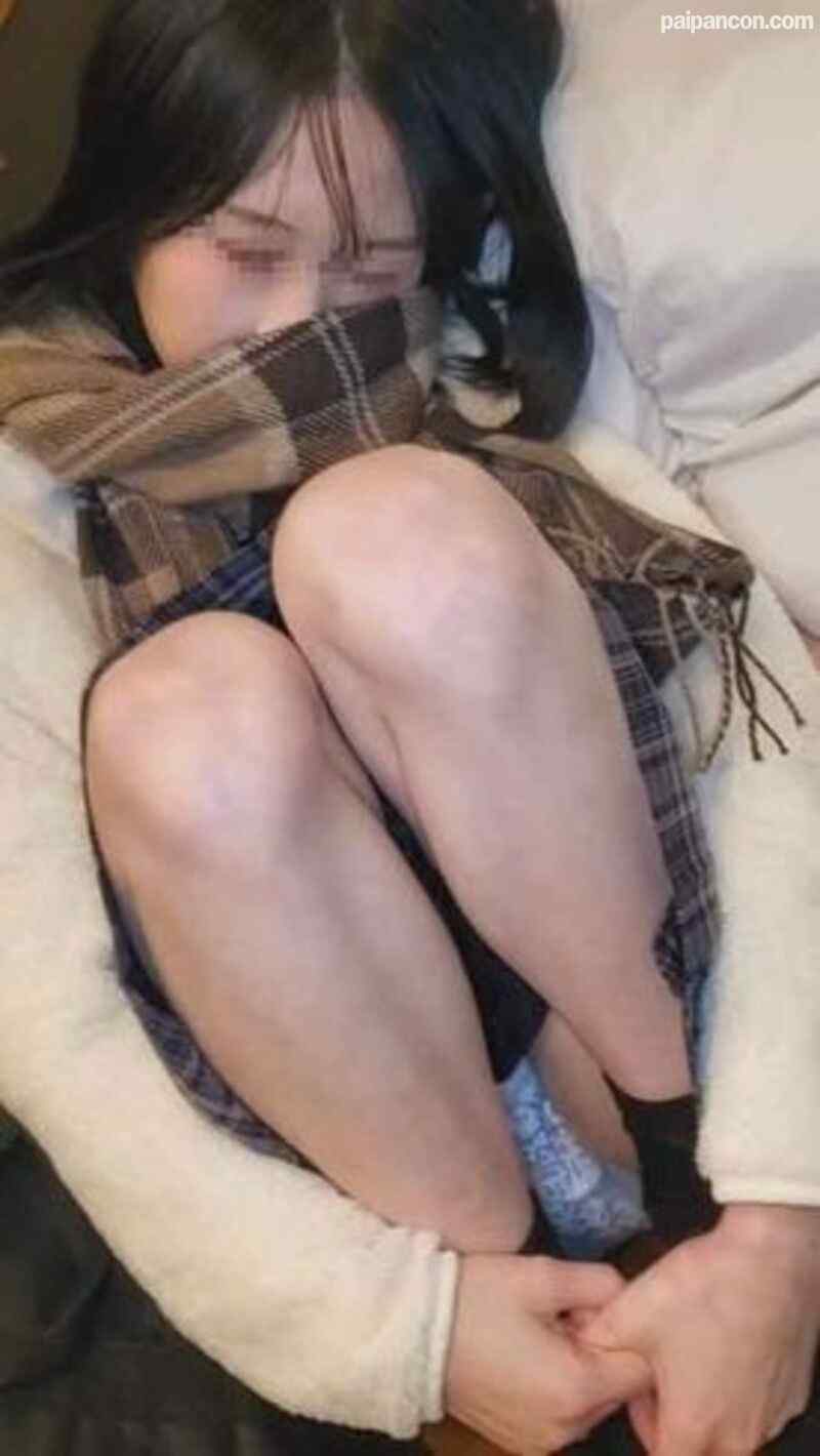 FC2-PPV-2576967 - 【顔出し】県立普通科①色白で幼いあの少女・家出を助けてお泊り中出し.200本限定価格 cover.jpg