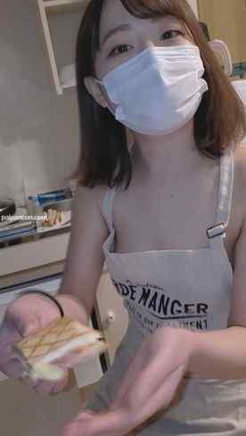 FC2-PPV-2661773 - パン屋の看板*、彼女のおうちデートで裸エプロン中出し cover.jpg