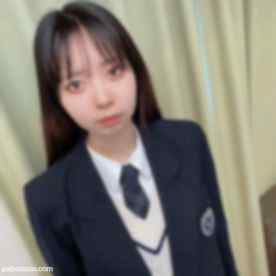 FC2-PPV-2972795 - 合計３作品！怒涛の２００分！！ Ｒ４卒業生の色白スレンダー美**は剛毛未処理マンコで感度良好。電マ＆手マンで豪快****。 cover.jpg