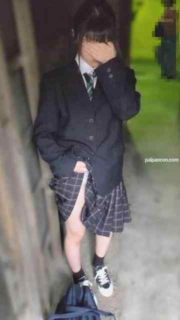 FC2-PPV-3252293 - 一つ結びのおんなのこの中出しハメ撮り cover.jpg