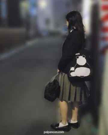 FC2-PPV-3324292 - 【200○年生】家出**を泊まらせて生ハメ