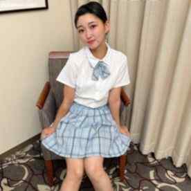 FC2-PPV-4406627 - 純真無垢で人懐っこい性格な制服っこ。思春期で育ち盛りの細身で綺麗なスレンダーな身体、締まりの良いキツマンコからは大量潮吹き。 cover.jpg