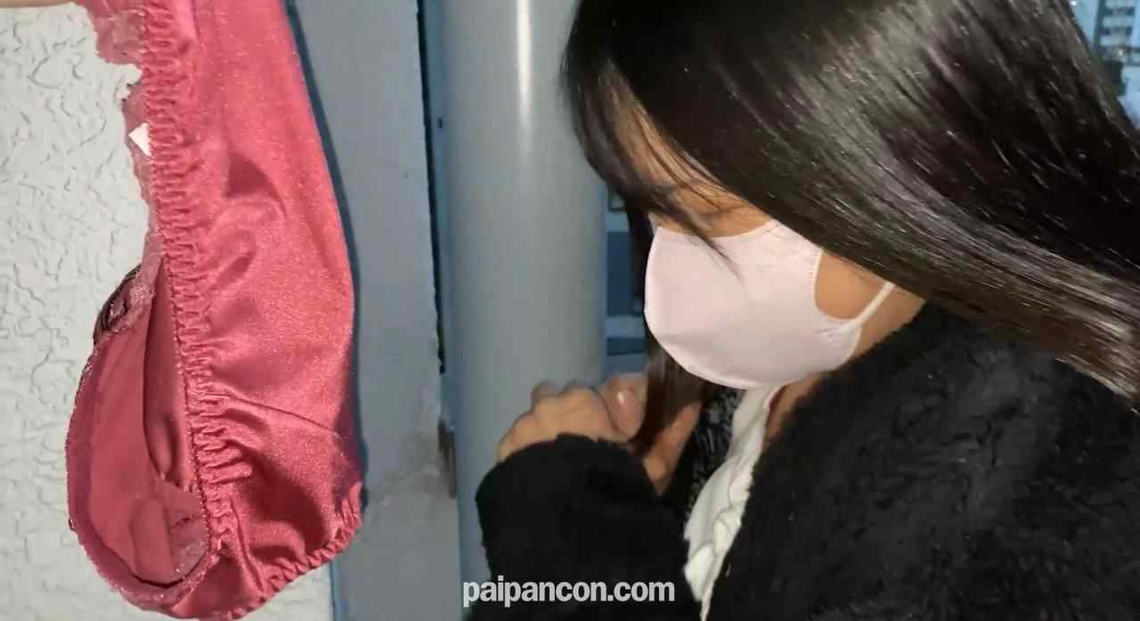 FC2-PPV-4522450 - 【完全素人】子持ちの人妻嬢を屋上でオシ〇キ！容赦ないバックピストンに思わず喘ぎ声が溢れ出てしまう…最後は中出し thumbnail_4.jpg