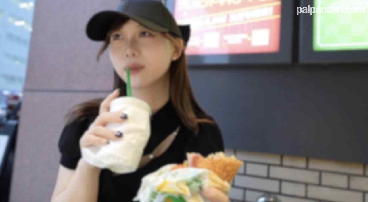 FC2-PPV-4523359 - 3日間！70%OFF【初撮り】【顔出し】これが現実です。インフレが生み出したべっぴん美女！！桃色乳首と薄毛未処理の天使の身体にメロメロ。。。突きまくり突きまくり、、中出し thumbnail_1.jpg