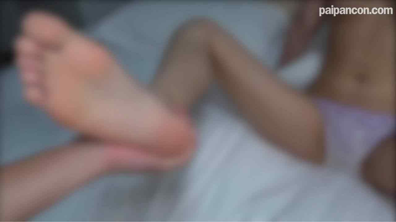 FC2-PPV-4587319 - 【NTR中出し】ふわふわおっぱいの18歳が束縛彼氏の目を盗んで会いに来たので中出し。※特典あり thumbnail_6.jpg