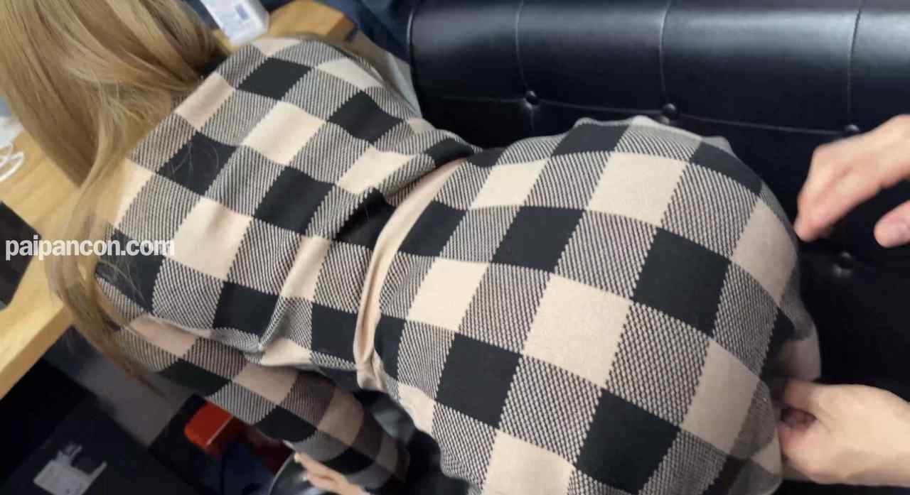 FC2-PPV-4595951 - 素人の最高の美尻に思わず何度も撫で撫でしてしまう。最後は有無を言わさずバックで膣奥に中出しハメ！ thumbnail_3.jpg