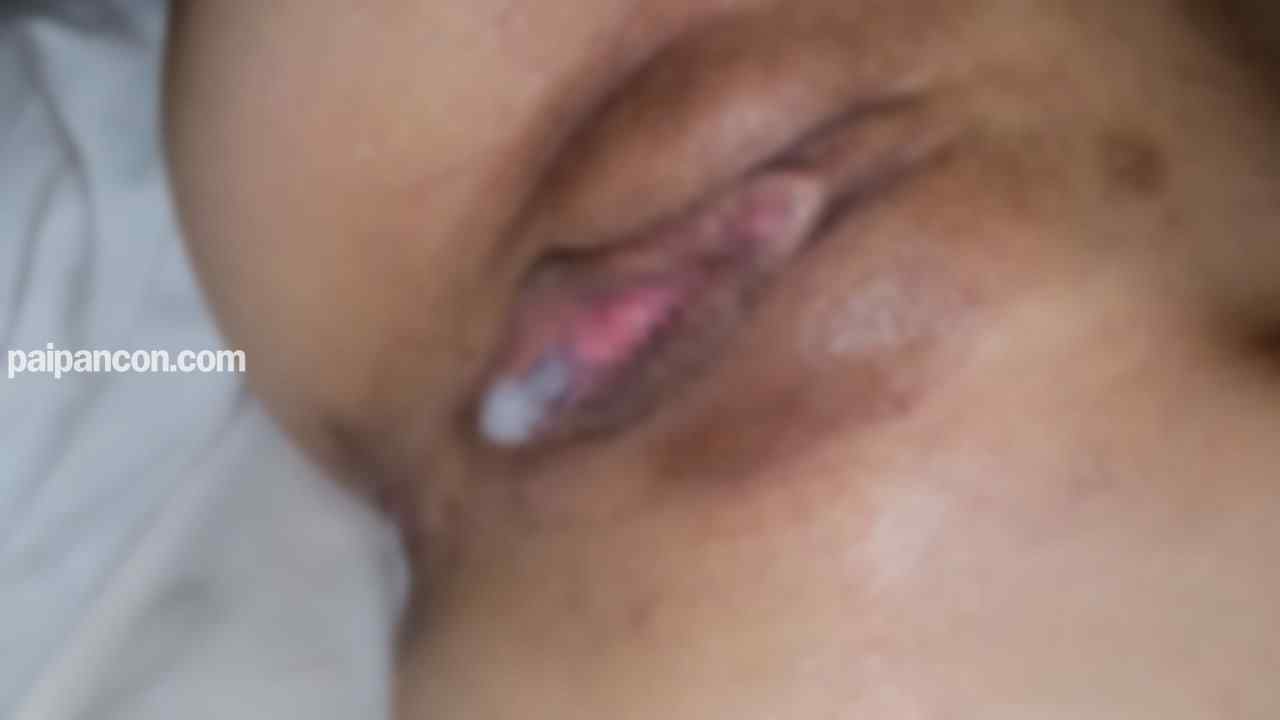 FC2-PPV-4627325 - 【個人】薄ら笑い若妻 また逃げるも確保のすえ祖◯宅でお仕置き3Pで堪らず何度も果てて 大量膣内回収 thumbnail_9.jpg