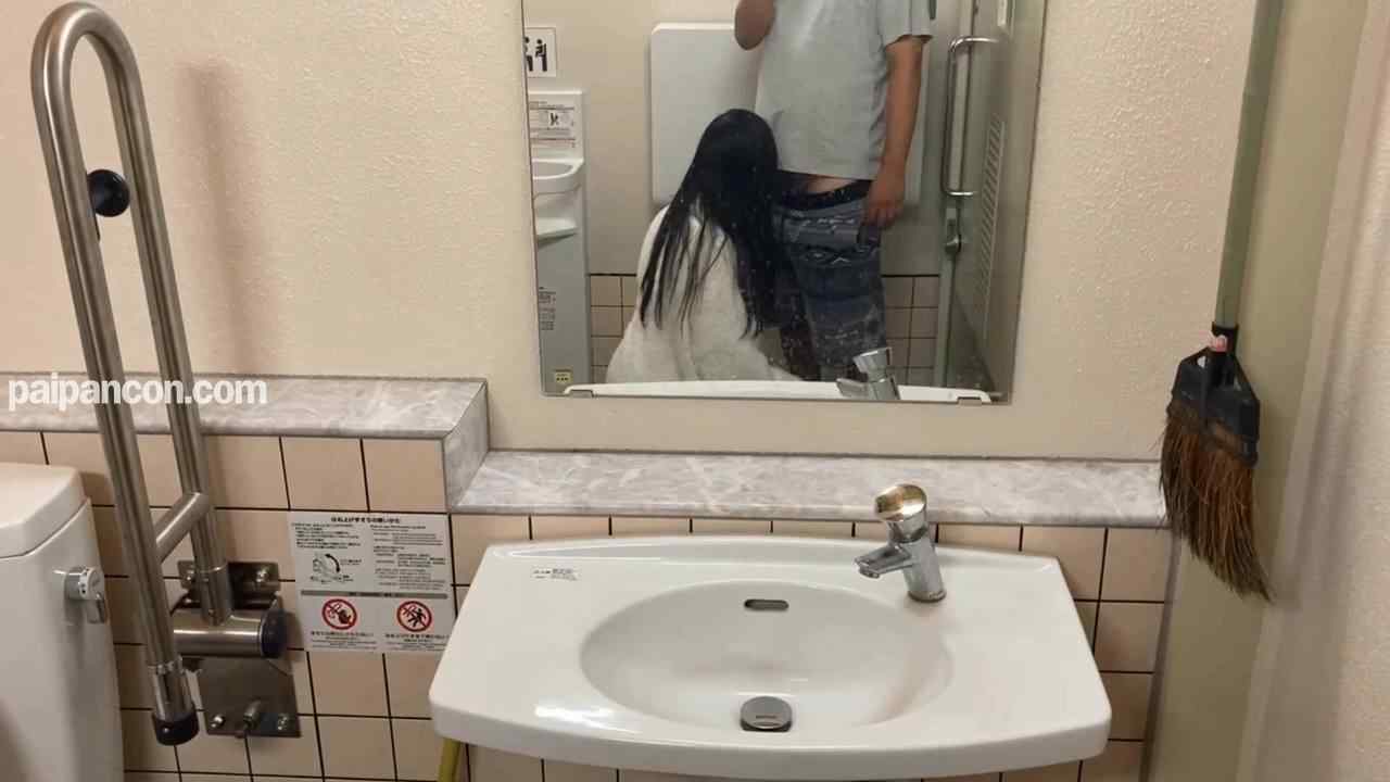 FC2-PPV-4672645 - 会社のパートさん　マジでお金がない妊婦を深夜のトイレでやりたい放題ｗｗ thumbnail_0.jpg