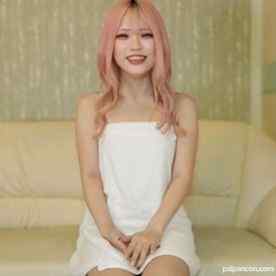 FC2-PPV-4689842 - 【無】メチャ可愛い！派手色髪系の女性はエロい…？「エッチなこと大好き⤴」らしいです！さらに初顔射に初中だし収録！※特典高画質 cover.jpg