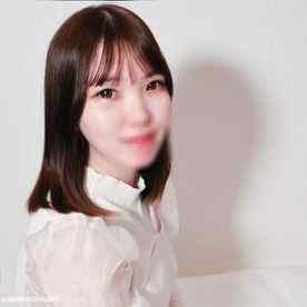 FC2-PPV-4739854 - 5日まで990pt【理性崩壊】※ドM　某有名大学に通う文系ムスメを高層階に連れこみバチ凹！高速ピストンに白目でイキまくりでチ〇ポおねだり。 cover.jpg