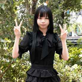 FC2-PPV-4761757 - 【10/7迄990pt】【初撮】19さい美容系専門。小柄敏感ボディ、カメラの前で恥じらいながらも快感に痙攣まくり。miジュクマンコを貫く膣奥に大量射.精 cover.jpg